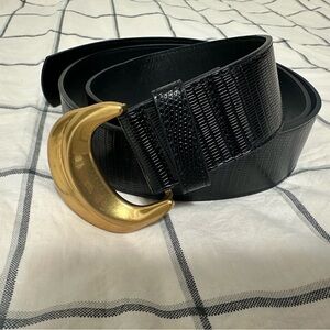 Elegant Black Women's bet with gold buckle